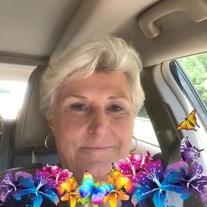 Meet your Posher, Cynthia